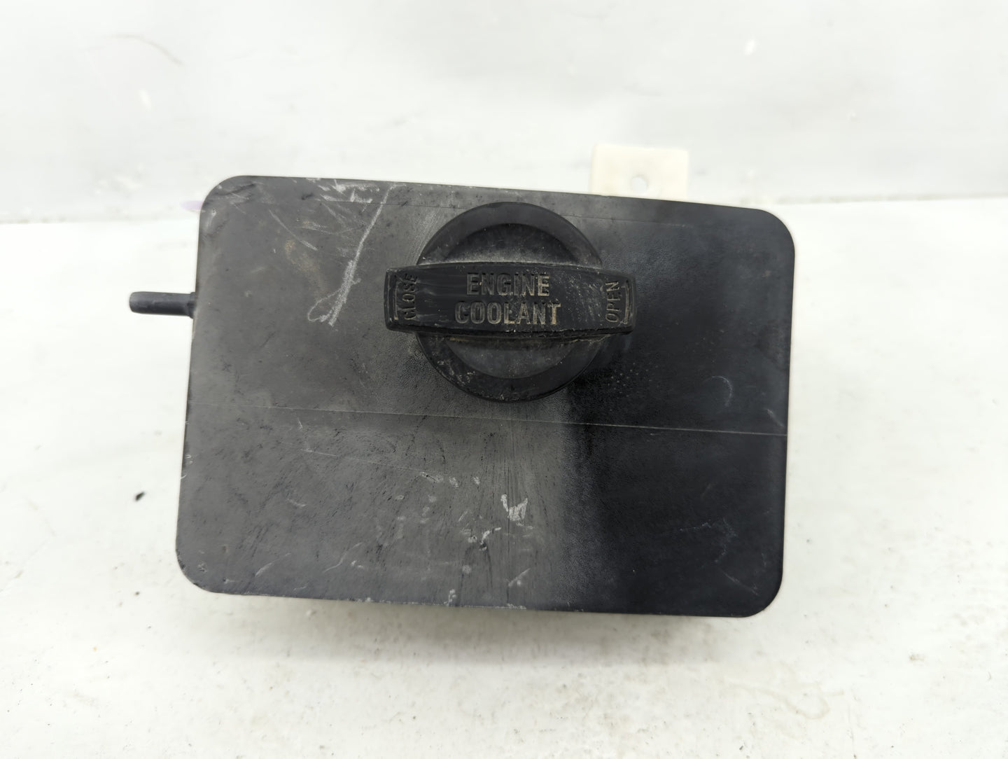 2015-2019 Hyundai Sonata Radiator Coolant Overflow Expansion Tank Bottle 1369223 - Oemusedautoparts1.com