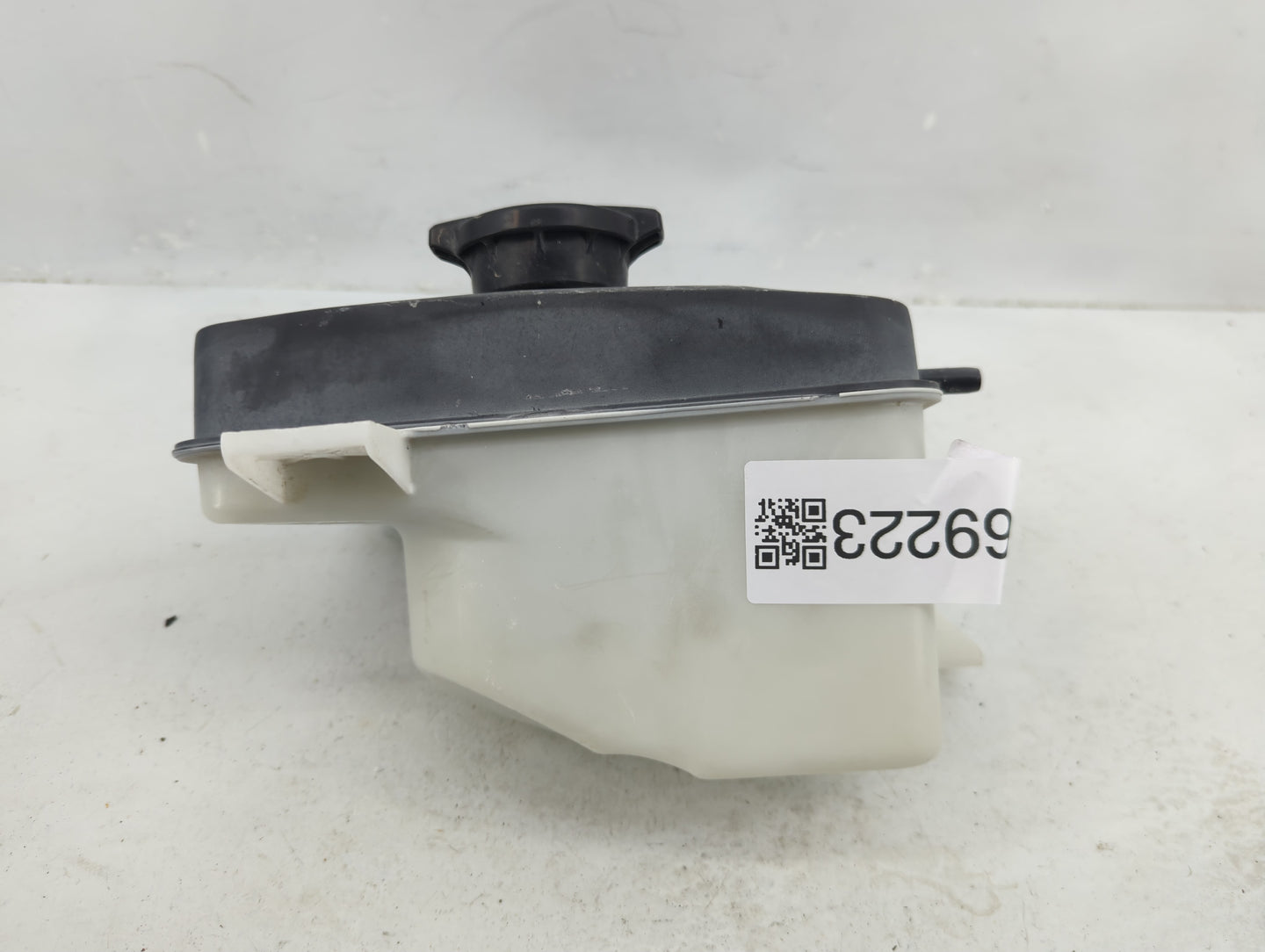 2015-2019 Hyundai Sonata Radiator Coolant Overflow Expansion Tank Bottle 1369223 - Oemusedautoparts1.com