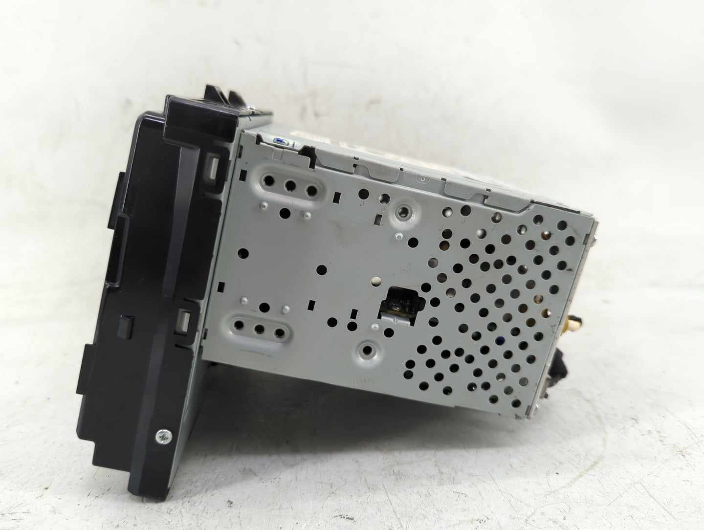 2018-2019 Hyundai Sonata Radio AM FM Cd Player Receiver Replacement Fits Fits 2018 2019 OEM Used Auto Parts - Oemusedautopar