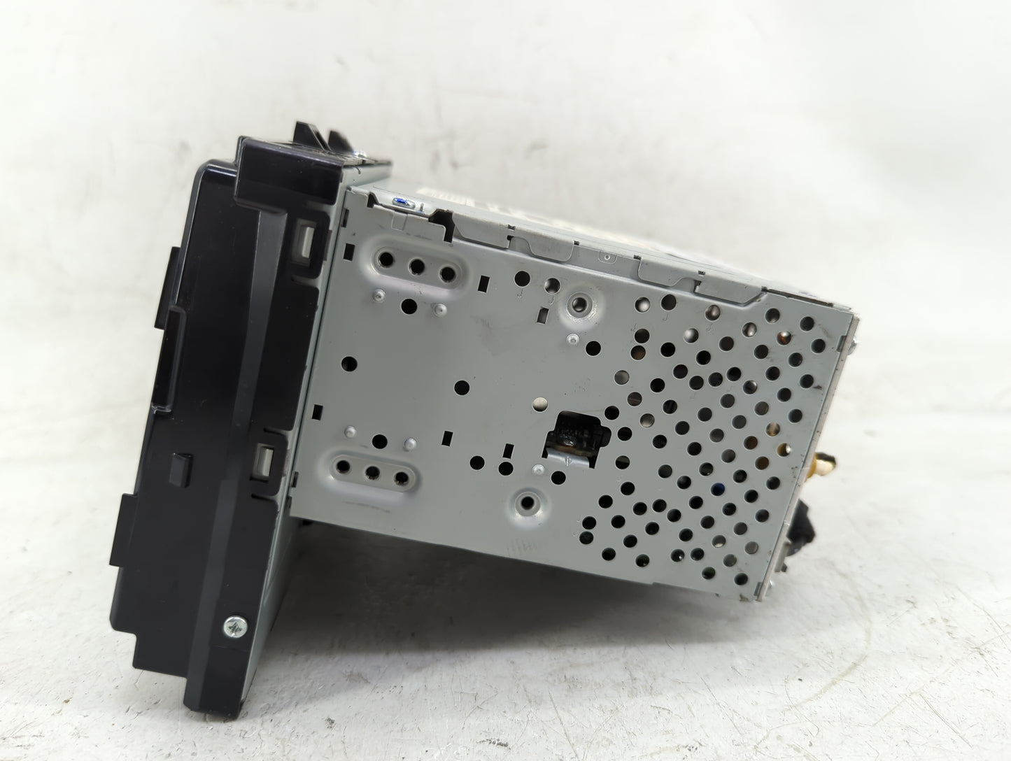 2018-2019 Hyundai Sonata Radio AM FM Cd Player Receiver Replacement Fits Fits 2018 2019 OEM Used Auto Parts - Oemusedautopar