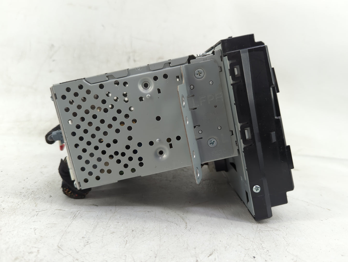 2018-2019 Hyundai Sonata Radio AM FM Cd Player Receiver Replacement Fits Fits 2018 2019 OEM Used Auto Parts - Oemusedautopar