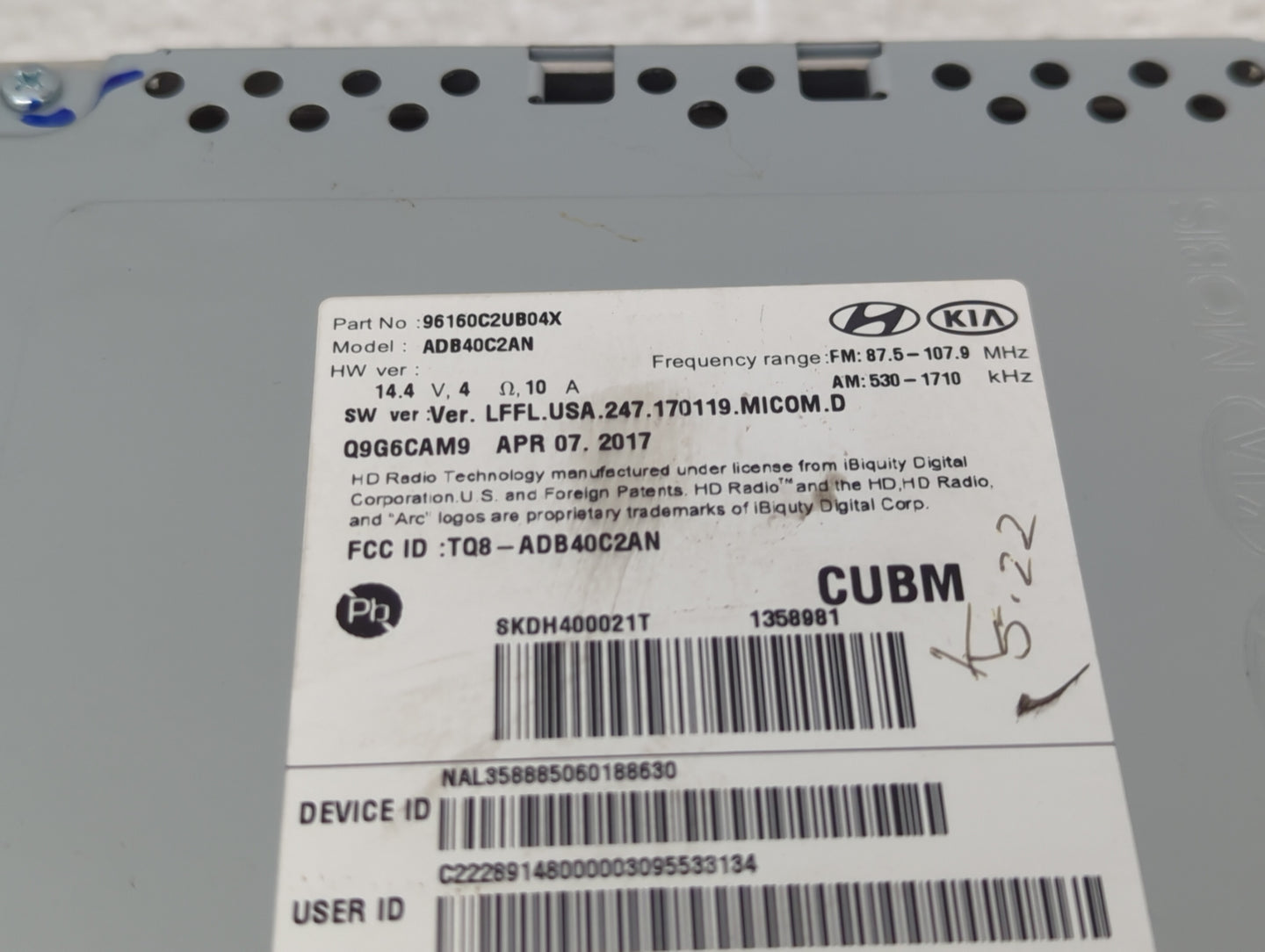 2018-2019 Hyundai Sonata Radio AM FM Cd Player Receiver Replacement P/N:96160C2UB04X Fits Fits 2018 2019 OEM Used Auto Parts