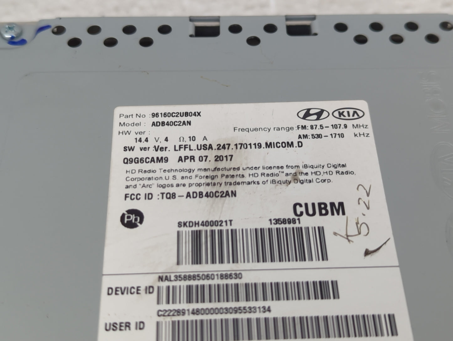 2018-2019 Hyundai Sonata Radio AM FM Cd Player Receiver Replacement P/N:96160C2UB04X Fits Fits 2018 2019 OEM Used Auto Parts