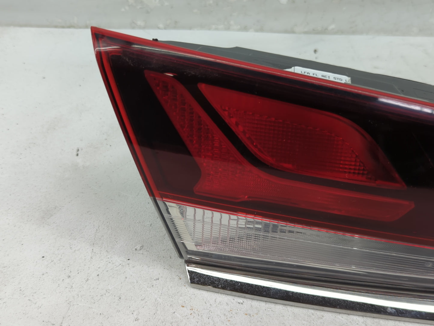 2018-2019 Hyundai Sonata Tail Light Assembly Driver Left OEM P/N:92403C2500 Fits Fits 2018 2019 OEM Used Auto Parts - Oemuse