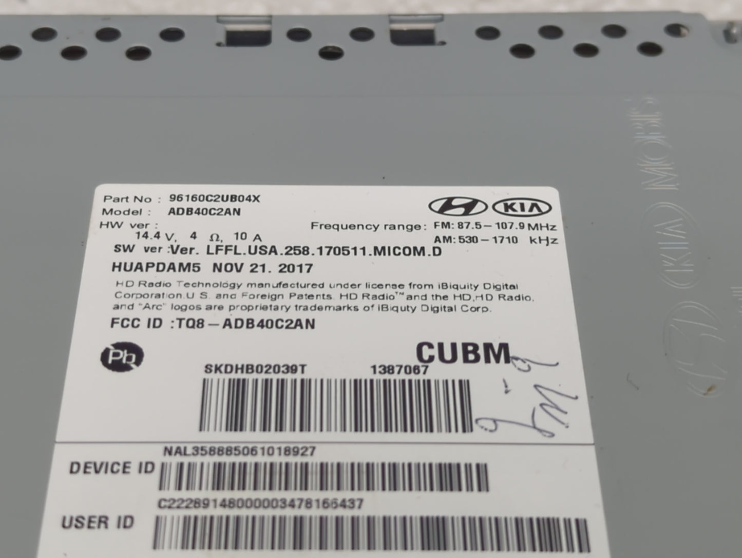 2018-2019 Hyundai Sonata Radio AM FM Cd Player Receiver Replacement P/N:96160C2UB04X Fits Fits 2018 2019 OEM Used Auto Parts