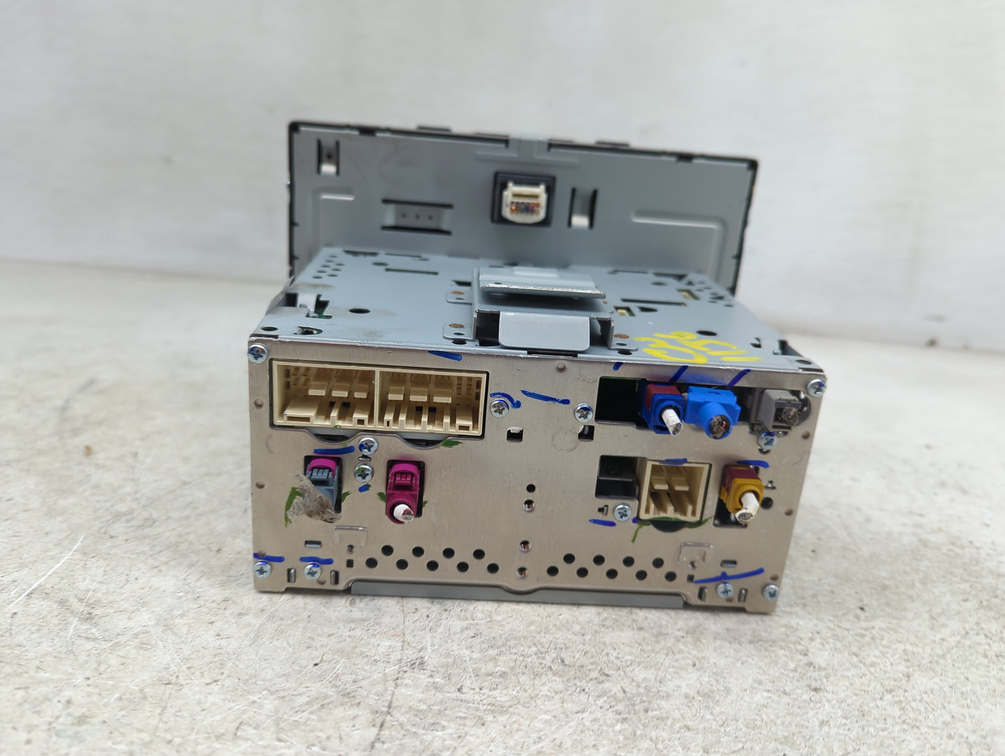 2018-2019 Hyundai Sonata Radio AM FM Cd Player Receiver Replacement P/N:96160C2UB04X Fits Fits 2018 2019 OEM Used Auto Parts