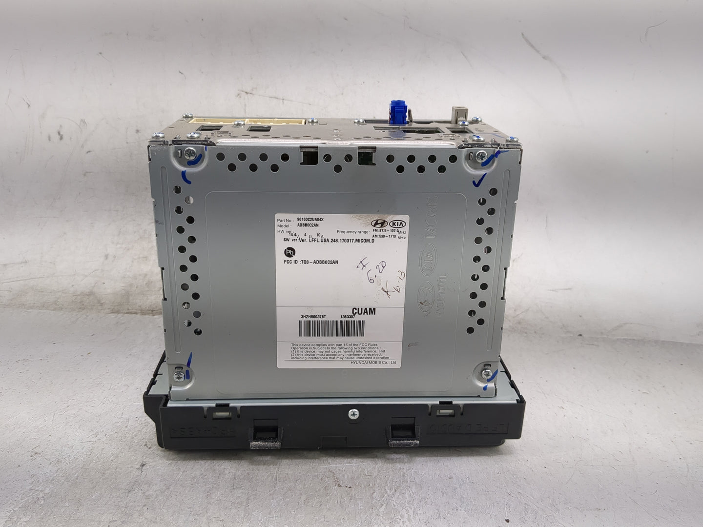 2018-2019 Hyundai Sonata Radio AM FM Cd Player Receiver Replacement P/N:96160C2UA04X Fits Fits 2018 2019 OEM Used Auto Parts