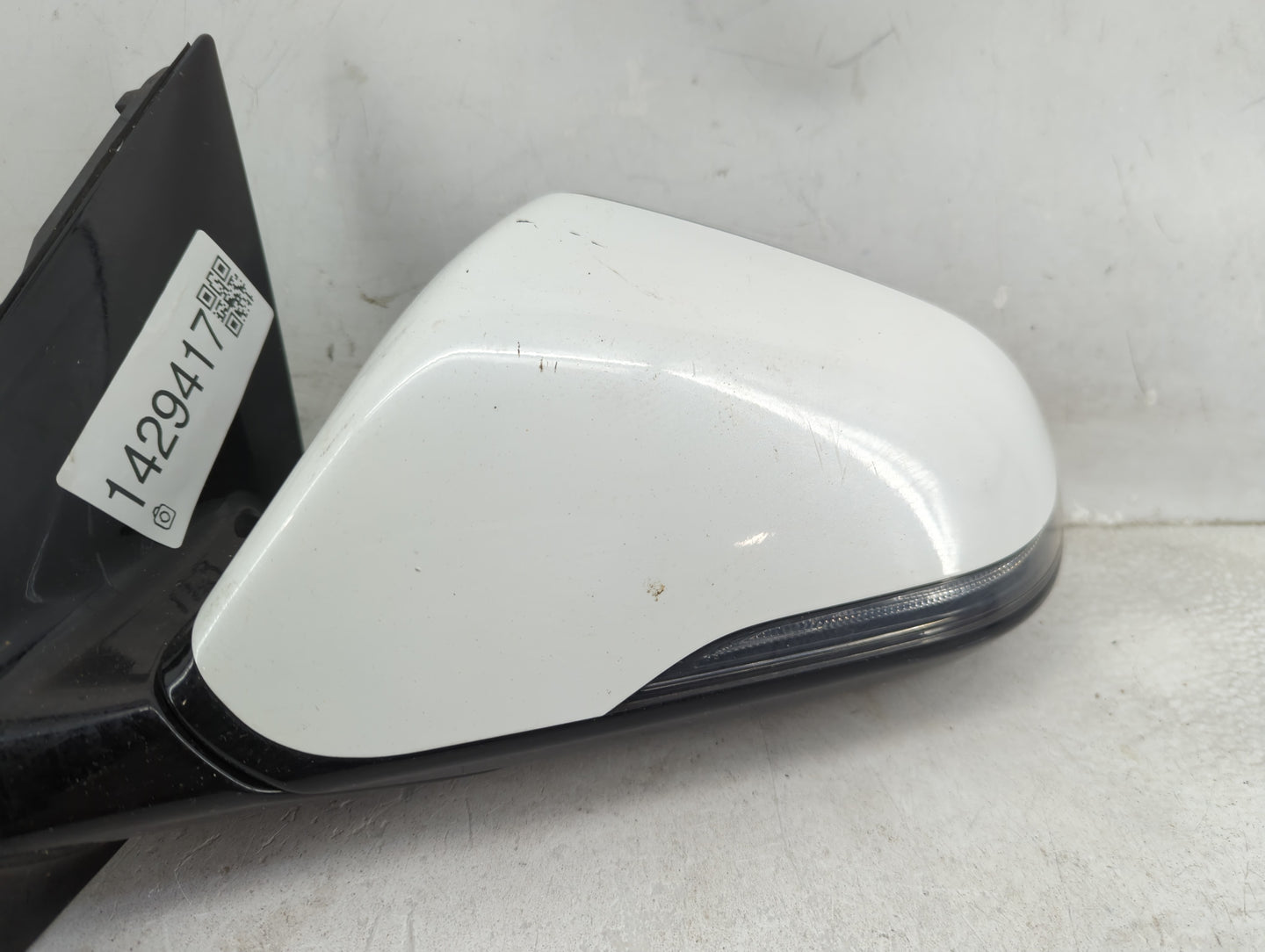 2018-2019 Hyundai Sonata Driver Side View Mirror - Left Door Mirror OEM Used - Oemusedautoparts1.com