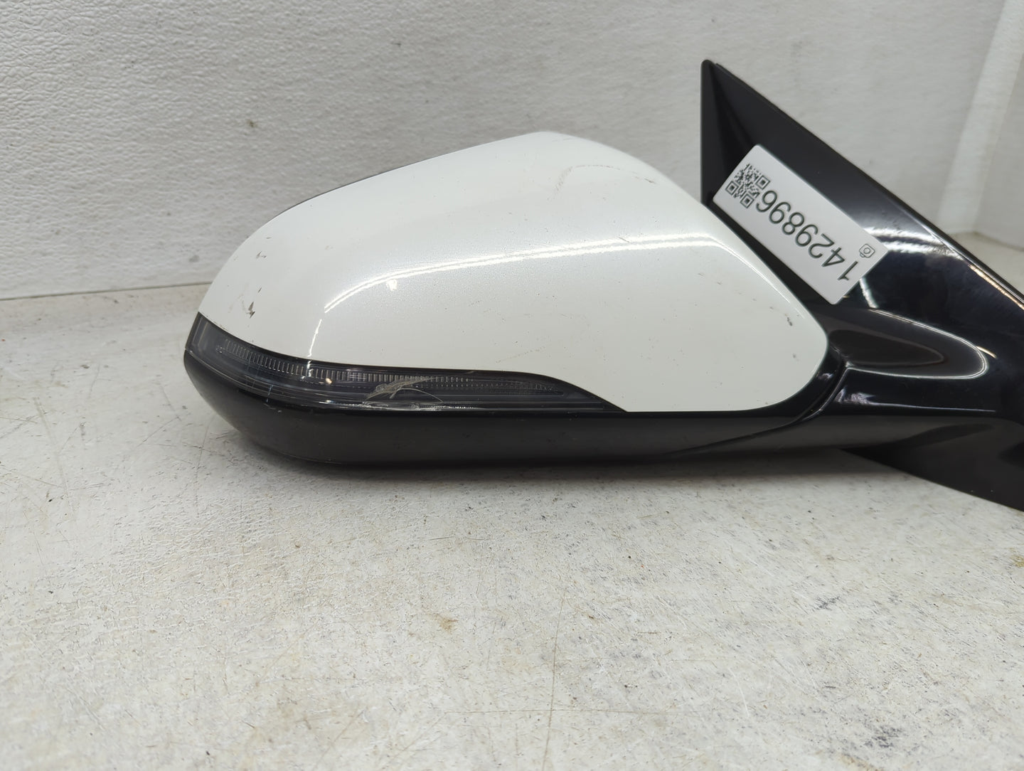 2018-2019 Hyundai Sonata Passenger Side View Mirror - Right Door Mirror OEM Used - Oemusedautoparts1.com