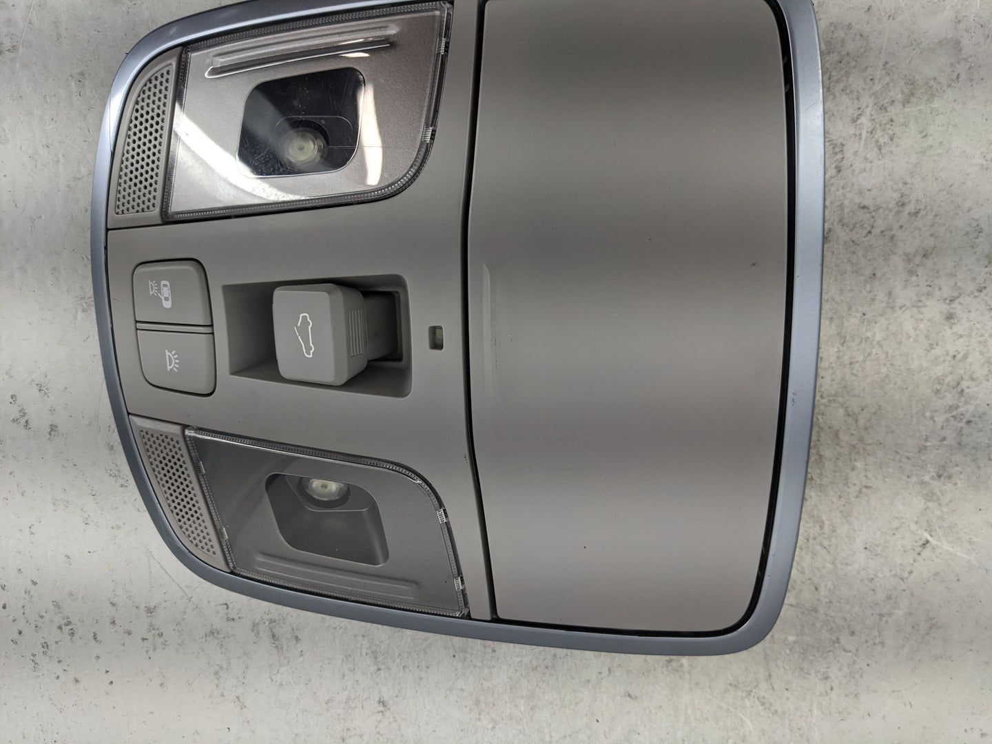2018 Hyundai Sonata Overhead Roof Console Gray - Oemusedautoparts1.com