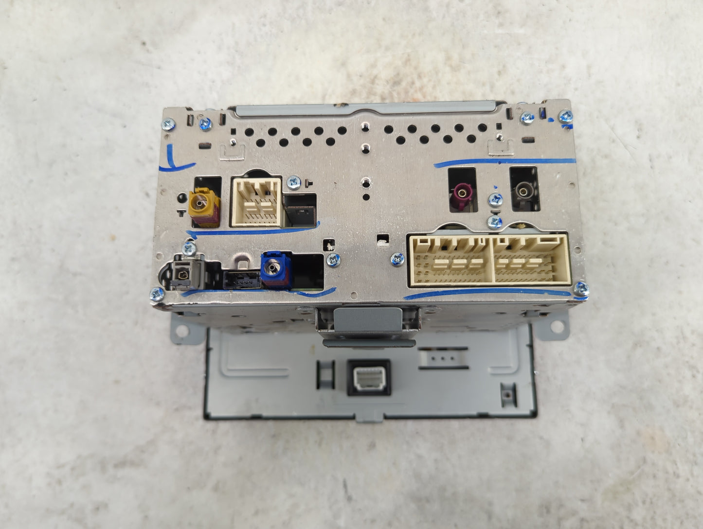 2016-2017 Hyundai Sonata Radio AM FM Cd Player Receiver Replacement P/N:96160-C2000 96160-C2NN, ADB40C2NN Fits Fits 2016 201