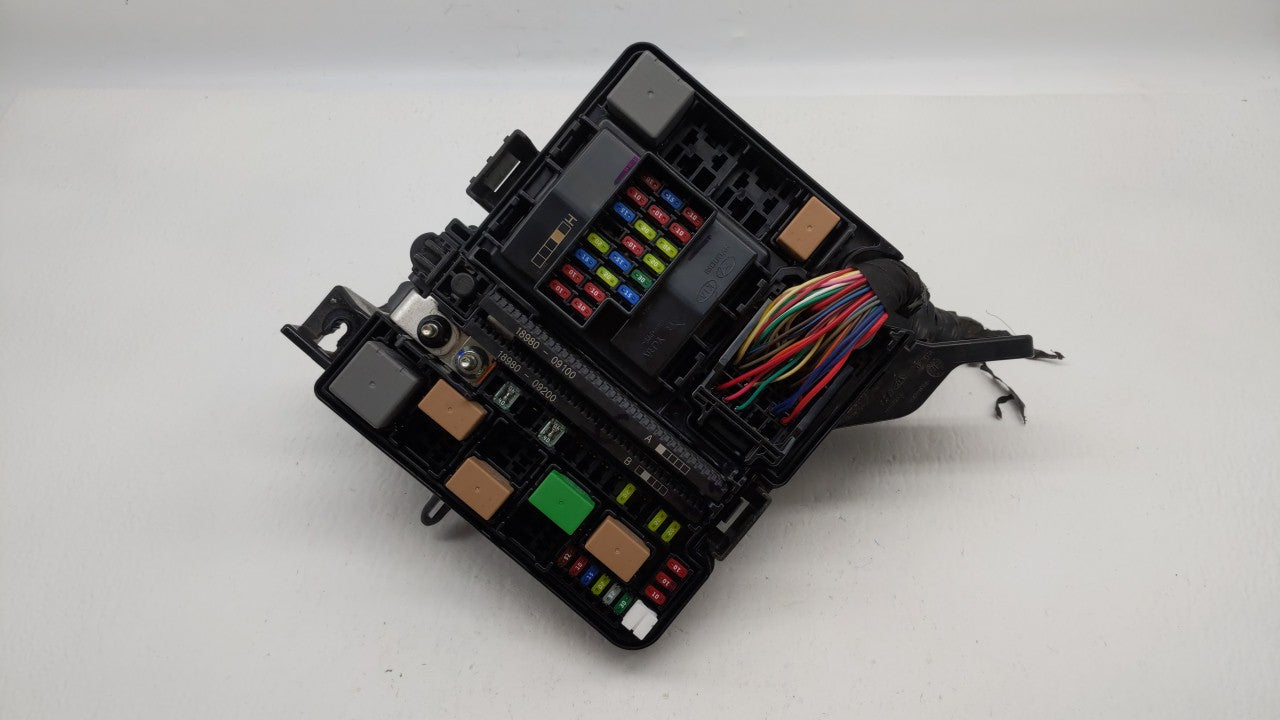 2018-2019 Hyundai Sonata Fusebox Fuse Box Panel Relay Module P/N:912A0C2088LA 6423-0102-7 Fits Fits 2018 2019 OEM Used Auto 