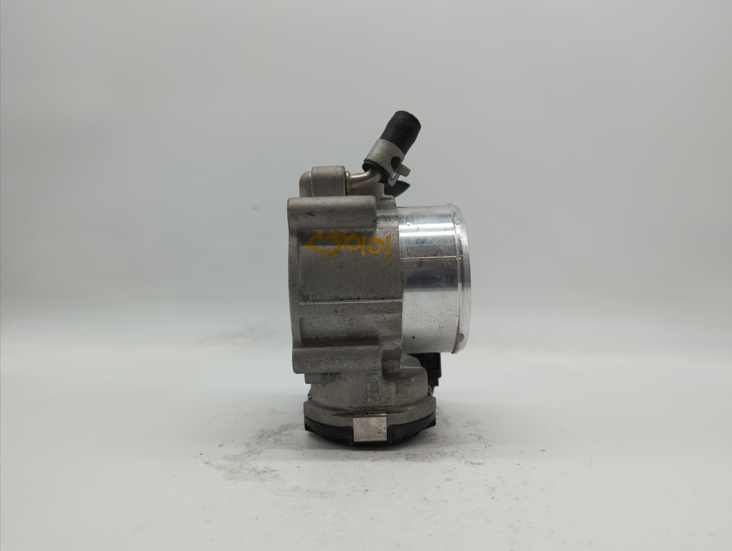 2015-2019 Hyundai Sonata Throttle Body P/N:35100-2G600 Fits Fits 2015 2016 2017 2018 2019 OEM Used Auto Parts - Oemusedautop