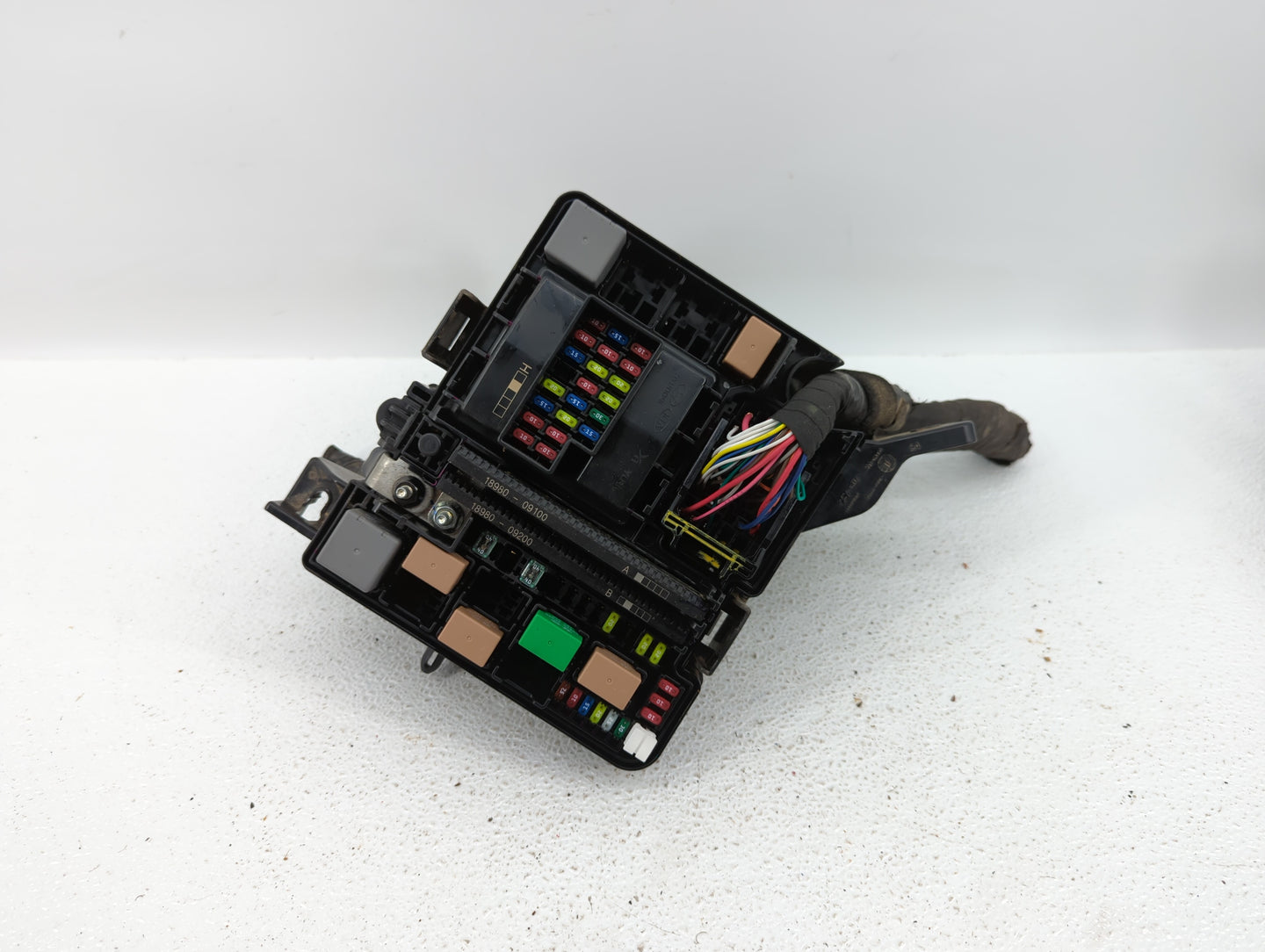 2018-2019 Hyundai Sonata Fusebox Fuse Box Panel Relay Module P/N:912A0C2370LA 912A0C2088LA, 6423-0102-7 Fits Fits 2018 2019 