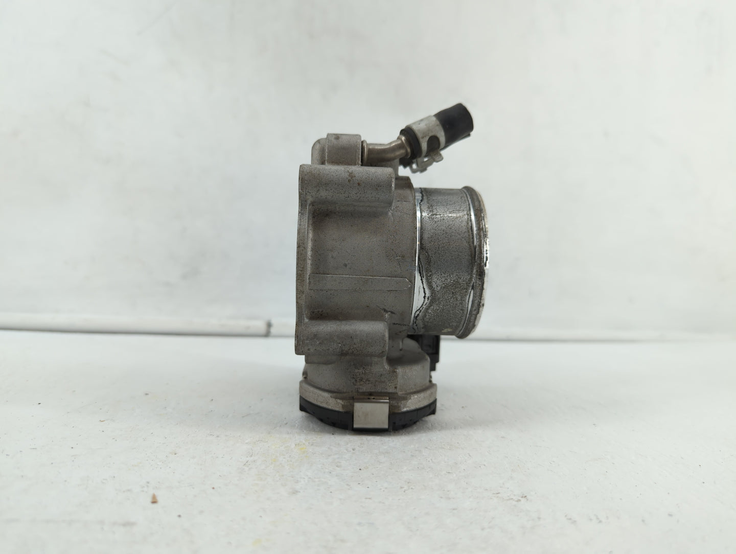 2015-2019 Hyundai Sonata Throttle Body P/N:35100-2G610 Fits Fits 2015 2016 2017 2018 2019 OEM Used Auto Parts - Oemusedautop