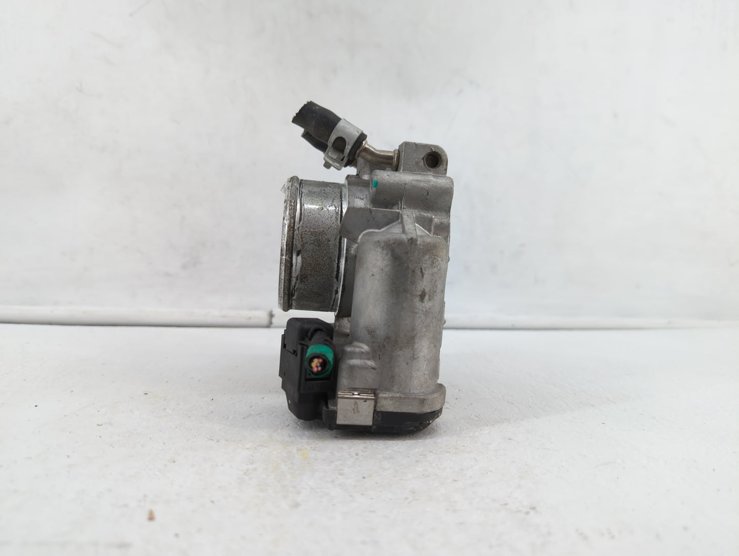 2015-2019 Hyundai Sonata Throttle Body P/N:35100-2G610 Fits Fits 2015 2016 2017 2018 2019 OEM Used Auto Parts - Oemusedautop