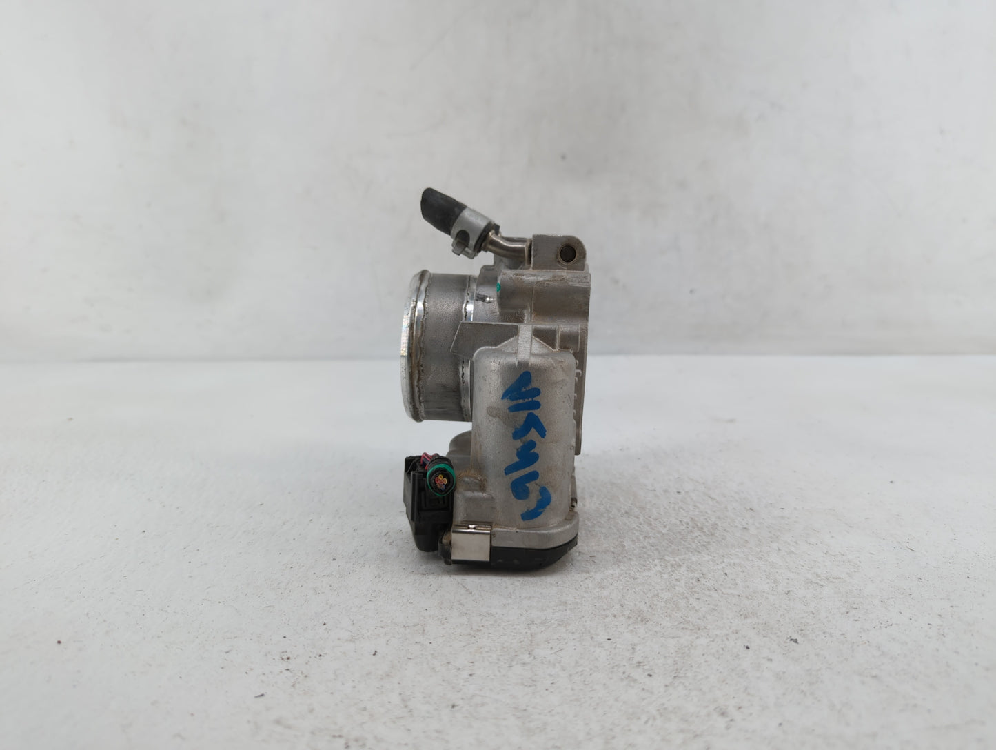 2015-2019 Hyundai Sonata Throttle Body P/N:35100-2G610 Fits Fits 2015 2016 2017 2018 2019 2020 2021 OEM Used Auto Parts - Oe
