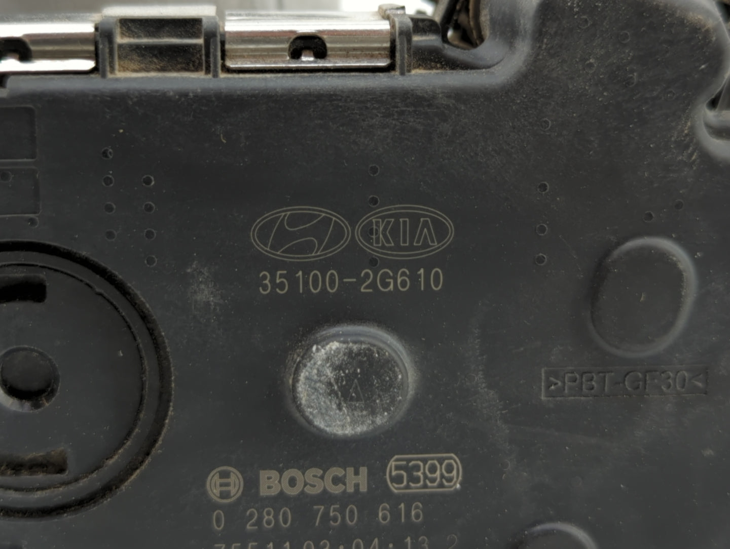 2015-2019 Hyundai Sonata Throttle Body P/N:35100-2G610 Fits Fits 2015 2016 2017 2018 2019 2020 2021 OEM Used Auto Parts - Oe