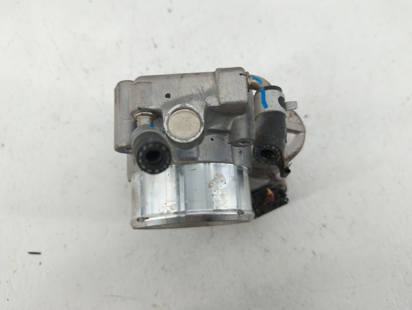 2015-2019 Hyundai Sonata Throttle Body P/N:35100-2G600 Fits Fits 2015 2016 2017 2018 2019 2020 2021 OEM Used Auto Parts - Oe