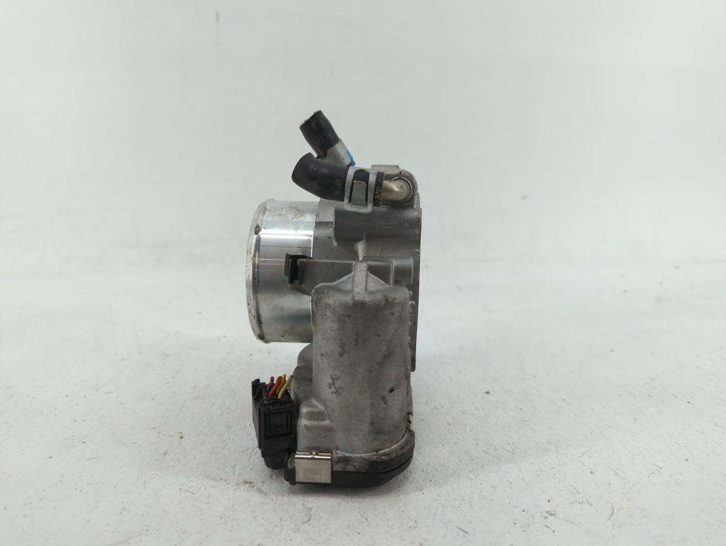 2015-2019 Hyundai Sonata Throttle Body P/N:35100-2G600 Fits Fits 2015 2016 2017 2018 2019 2020 2021 OEM Used Auto Parts - Oe