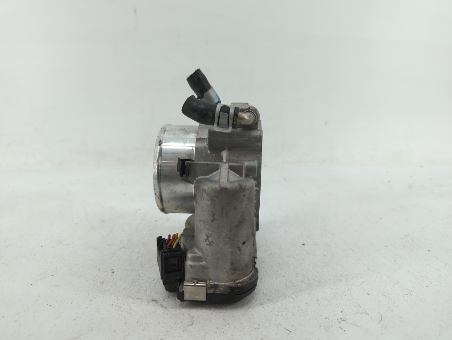 2015-2019 Hyundai Sonata Throttle Body P/N:35100-2G600 Fits Fits 2015 2016 2017 2018 2019 2020 2021 OEM Used Auto Parts - Oe