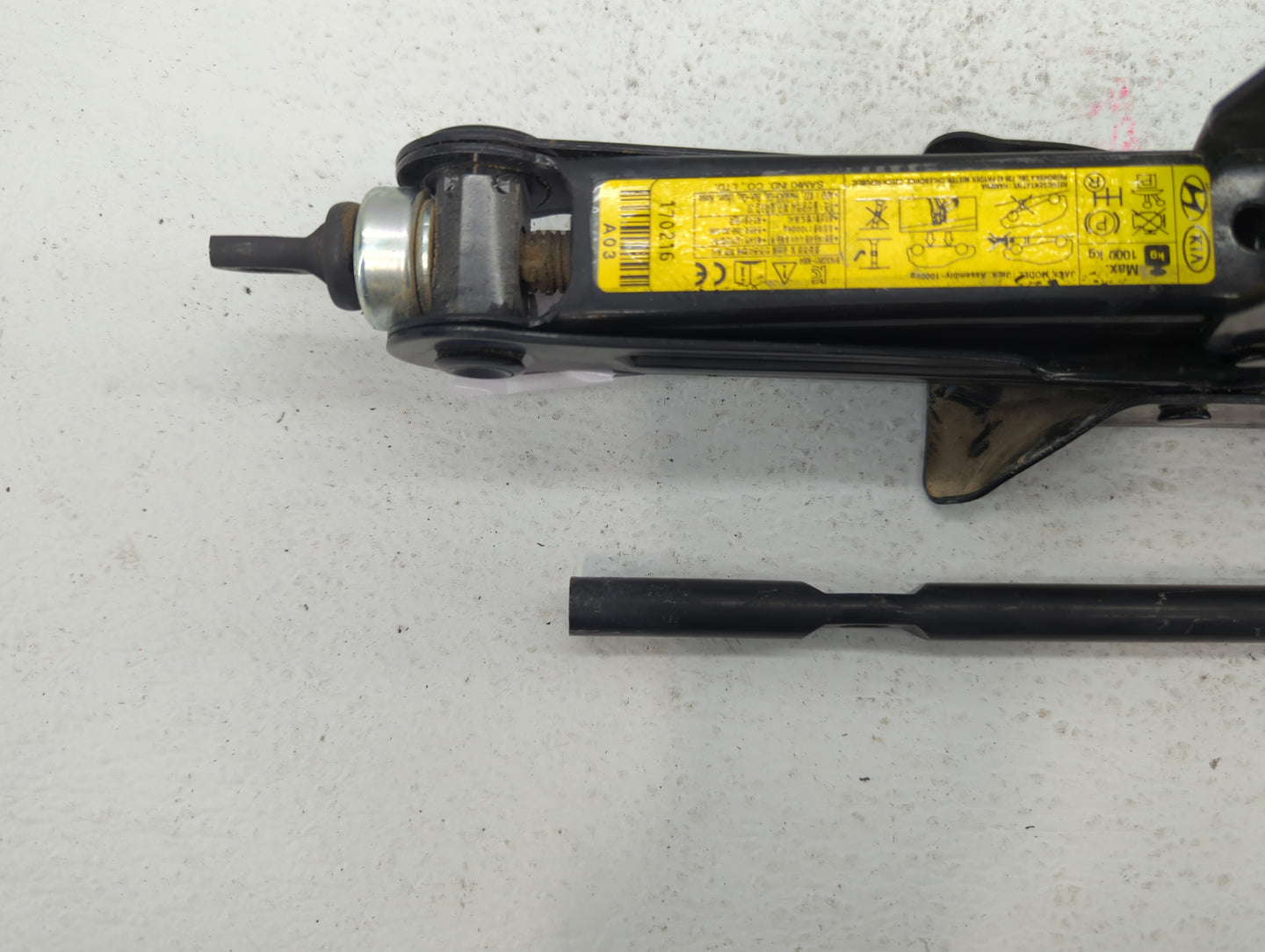 2018 Hyundai Sonata Spare Scissor Car Jack - Oemusedautoparts1.com