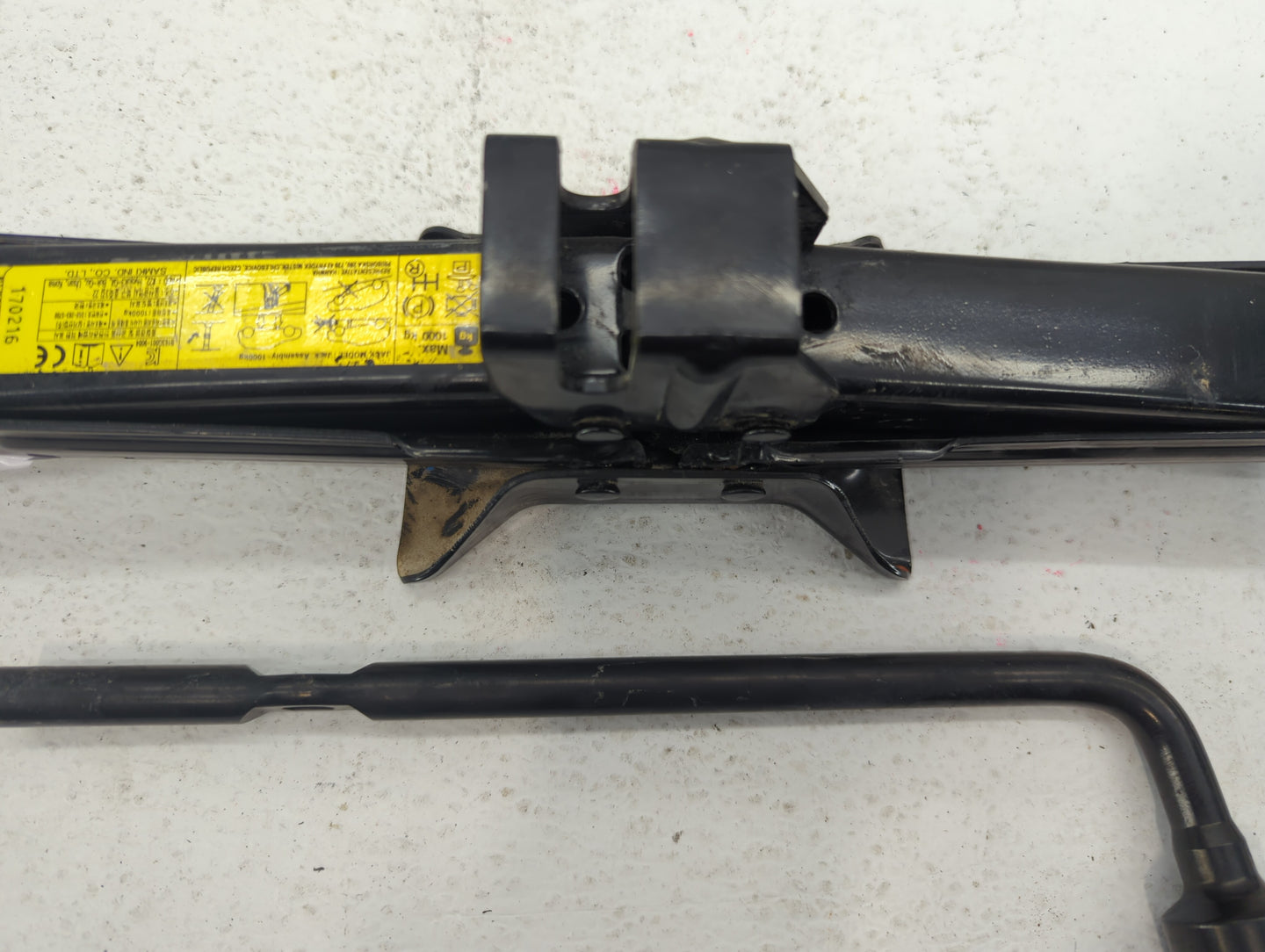 2018 Hyundai Sonata Spare Scissor Car Jack - Oemusedautoparts1.com