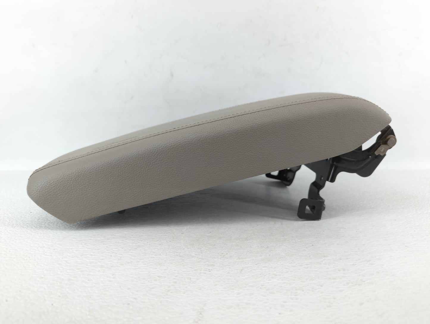 2018 Hyundai Sonata Center Console Armrest Cover Lid - Oemusedautoparts1.com