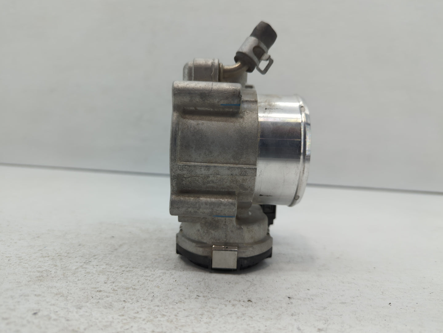 2015-2019 Hyundai Sonata Throttle Body P/N:35100-2G600 Fits Fits 2015 2016 2017 2018 2019 2020 2021 OEM Used Auto Parts - Oe