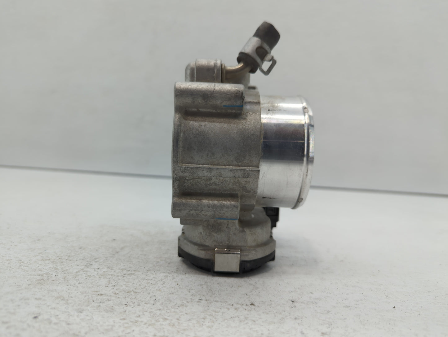 2015-2019 Hyundai Sonata Throttle Body P/N:35100-2G600 Fits Fits 2015 2016 2017 2018 2019 2020 2021 OEM Used Auto Parts - Oe