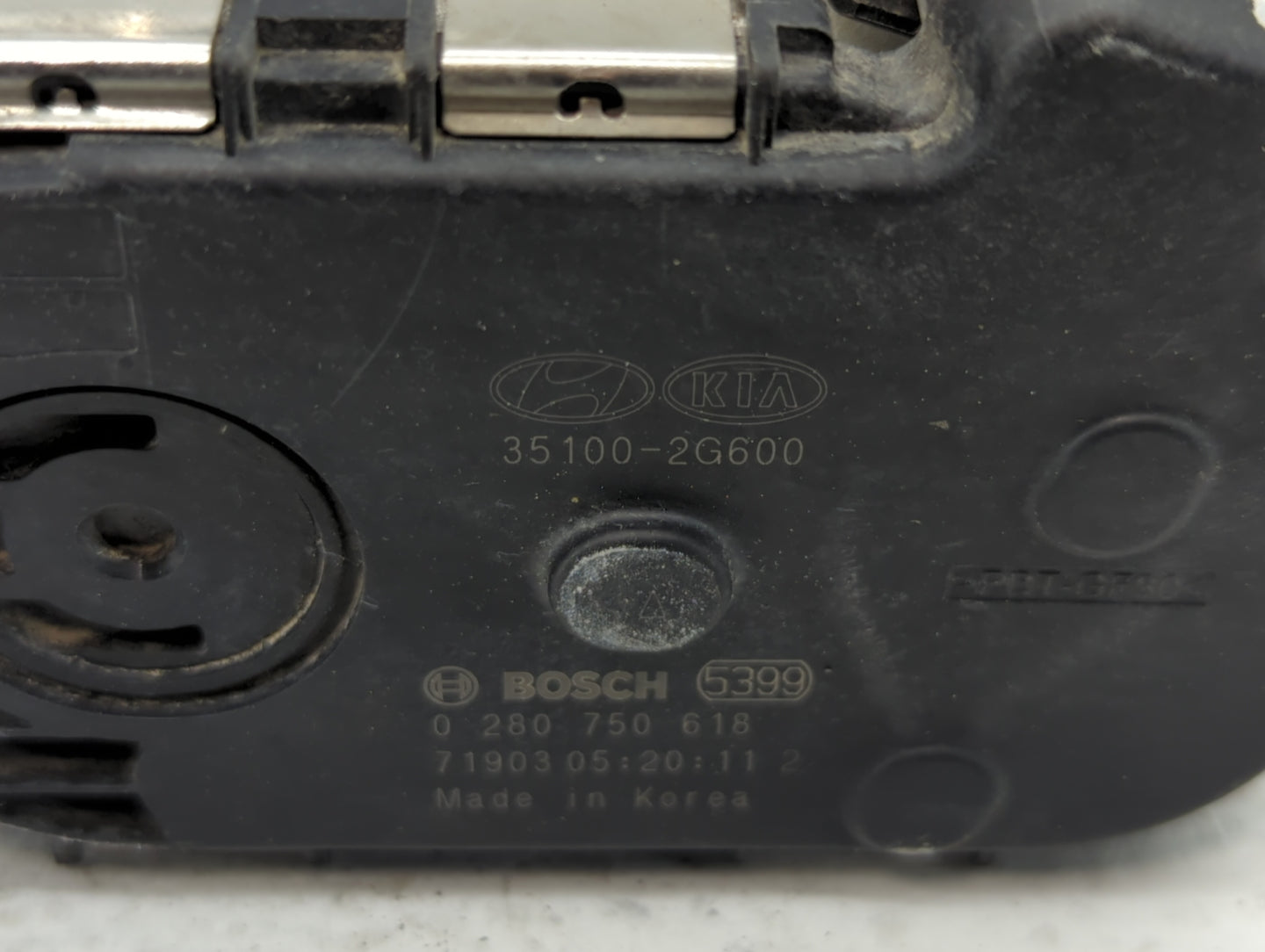 2015-2019 Hyundai Sonata Throttle Body P/N:35100-2G600 Fits Fits 2015 2016 2017 2018 2019 2020 2021 OEM Used Auto Parts - Oe