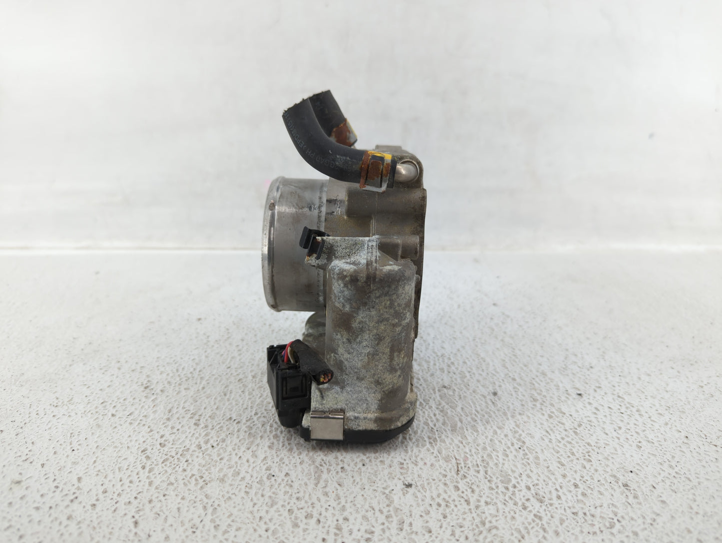 2015-2019 Hyundai Sonata Throttle Body P/N:35100-2G600 Fits Fits 2015 2016 2017 2018 2019 2020 2021 OEM Used Auto Parts - Oe