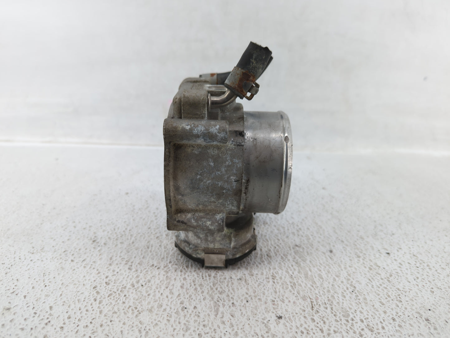 2015-2019 Hyundai Sonata Throttle Body P/N:35100-2G600 Fits Fits 2015 2016 2017 2018 2019 2020 2021 OEM Used Auto Parts - Oe