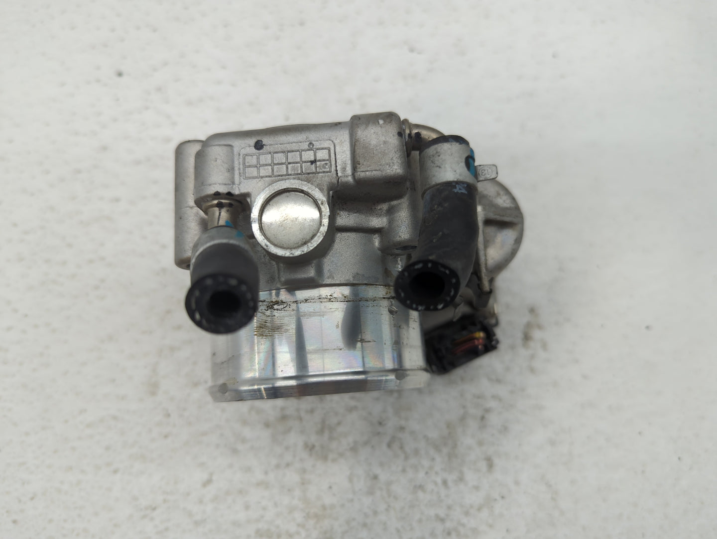 2015-2019 Hyundai Sonata Throttle Body P/N:35100-2G600 Fits Fits 2015 2016 2017 2018 2019 2020 2021 OEM Used Auto Parts - Oe