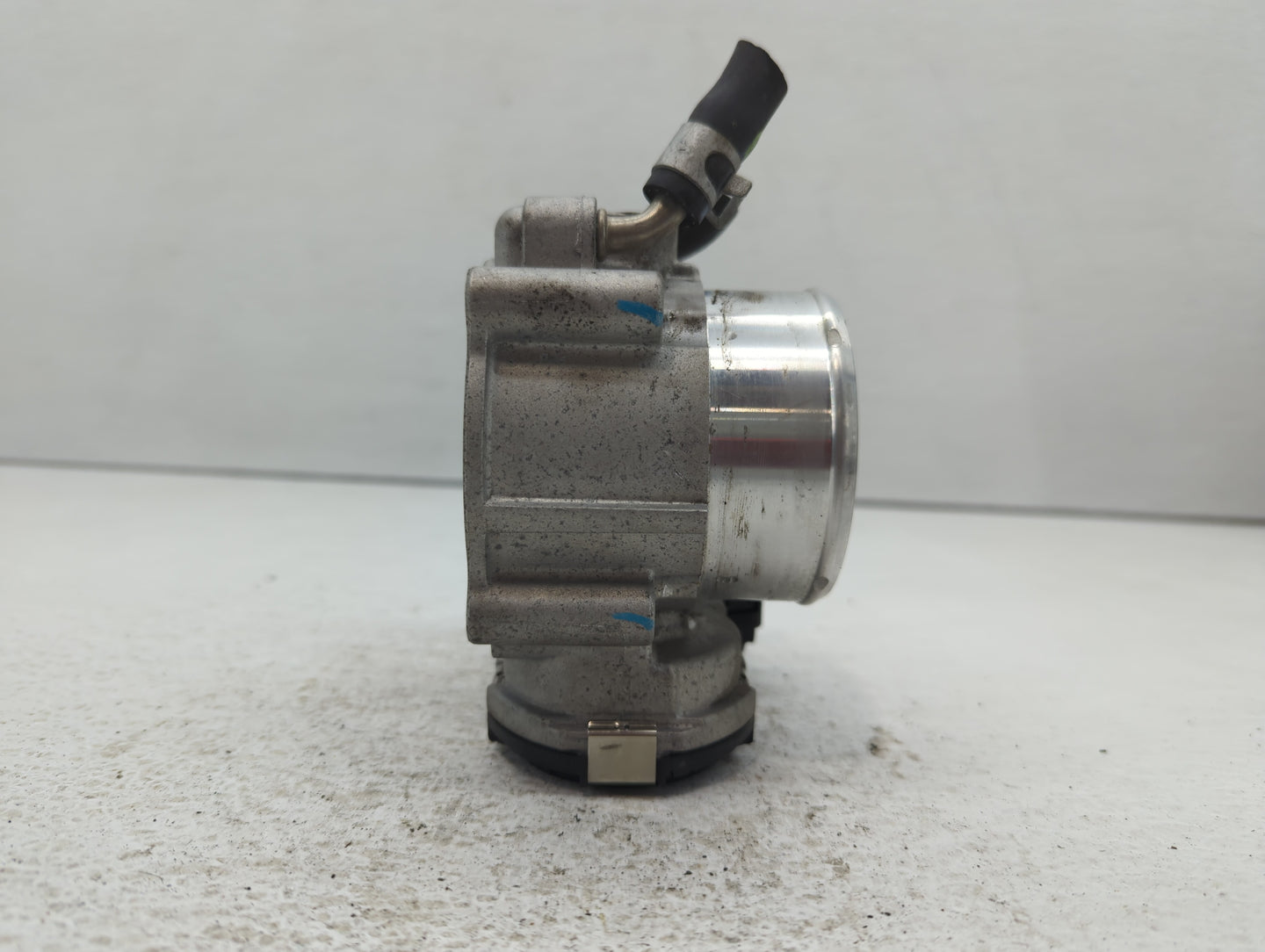 2015-2019 Hyundai Sonata Throttle Body P/N:35100-2G600 Fits Fits 2015 2016 2017 2018 2019 2020 2021 OEM Used Auto Parts - Oe