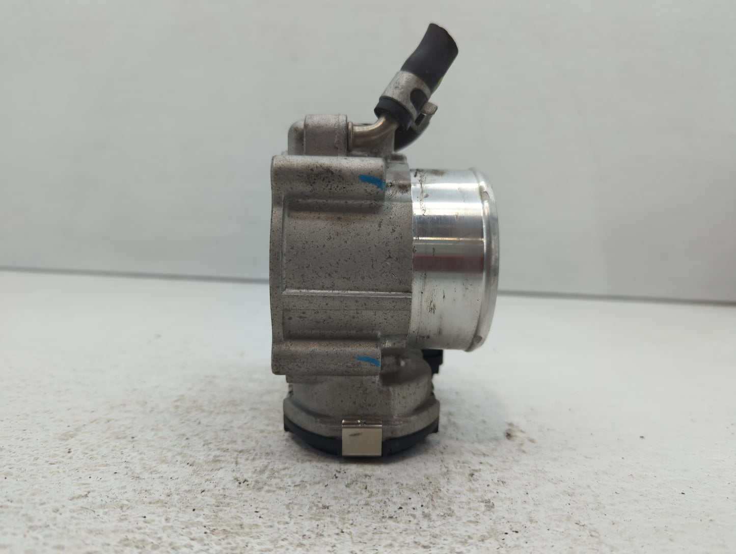 2015-2019 Hyundai Sonata Throttle Body P/N:35100-2G600 Fits Fits 2015 2016 2017 2018 2019 2020 2021 OEM Used Auto Parts - Oe