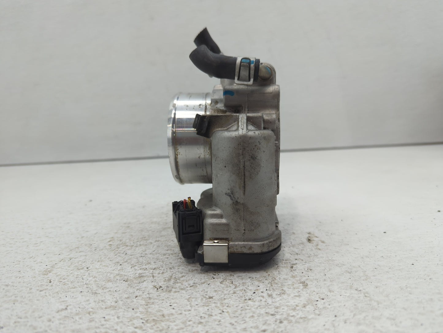 2015-2019 Hyundai Sonata Throttle Body P/N:35100-2G600 Fits Fits 2015 2016 2017 2018 2019 2020 2021 OEM Used Auto Parts - Oe