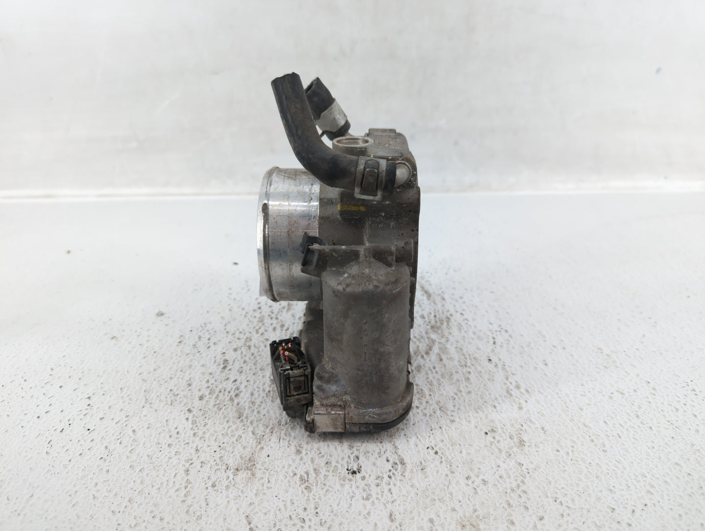2015-2019 Hyundai Sonata Throttle Body P/N:35100-2G600 Fits Fits 2015 2016 2017 2018 2019 2020 2021 OEM Used Auto Parts - Oe