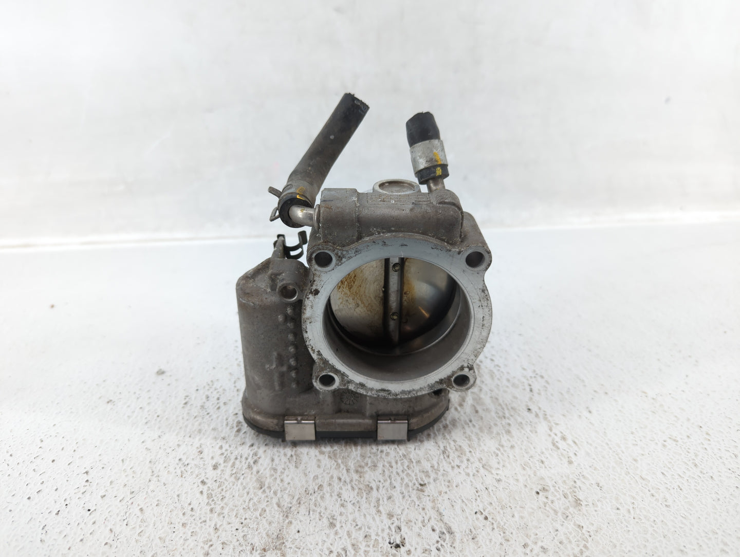 2015-2019 Hyundai Sonata Throttle Body P/N:35100-2G600 Fits Fits 2015 2016 2017 2018 2019 2020 2021 OEM Used Auto Parts - Oe