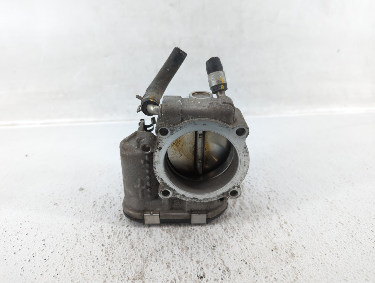 2015-2019 Hyundai Sonata Throttle Body P/N:35100-2G600 Fits Fits 2015 2016 2017 2018 2019 2020 2021 OEM Used Auto Parts - Oe
