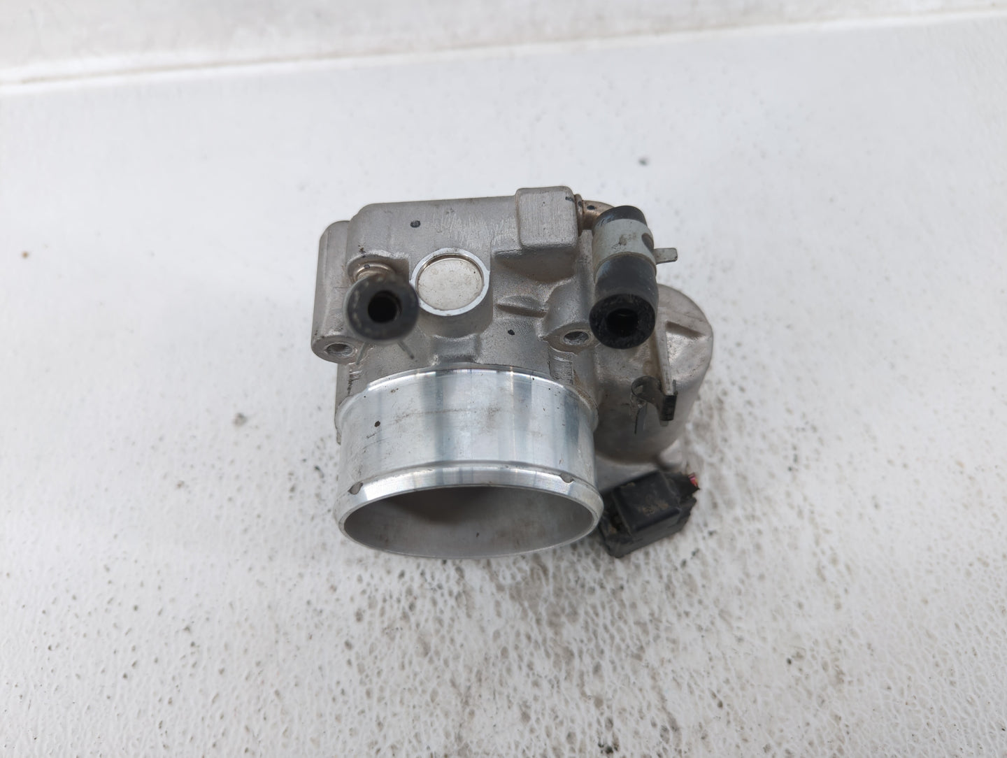 2015-2019 Hyundai Sonata Throttle Body P/N:35100-2G600 Fits Fits 2015 2016 2017 2018 2019 2020 2021 OEM Used Auto Parts - Oe