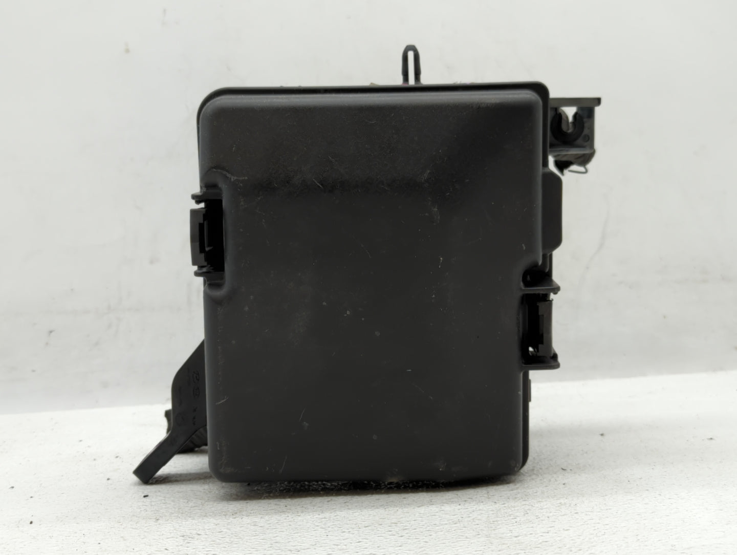 2018-2019 Hyundai Sonata Fusebox Fuse Box Panel Relay Module P/N:912A0-C2230 Fits Fits 2018 2019 OEM Used Auto Parts - Oemus