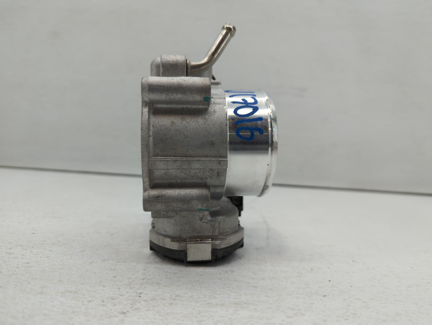 2015-2019 Hyundai Sonata Throttle Body P/N:35100-2G600 Fits Fits 2015 2016 2017 2018 2019 2020 2021 OEM Used Auto Parts - Oe