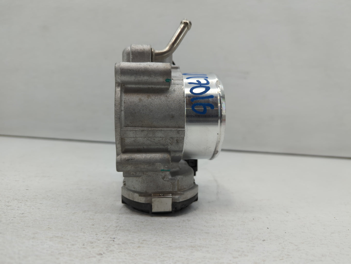 2015-2019 Hyundai Sonata Throttle Body P/N:35100-2G600 Fits Fits 2015 2016 2017 2018 2019 2020 2021 OEM Used Auto Parts - Oe