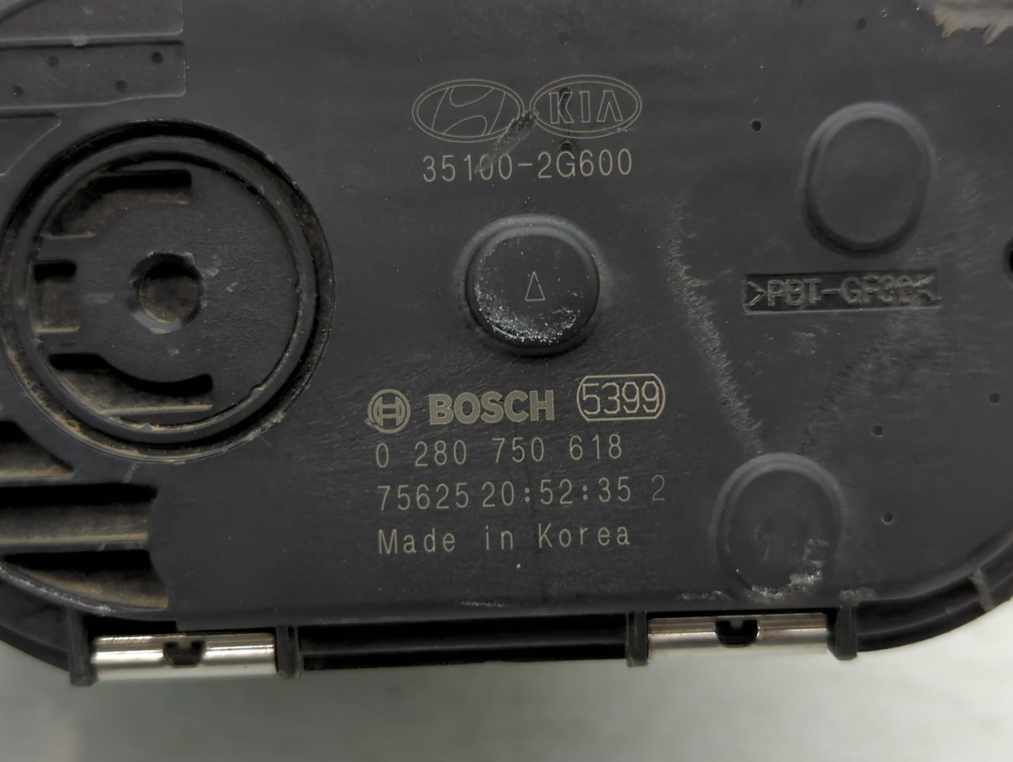 2015-2019 Hyundai Sonata Throttle Body P/N:35100-2G600 Fits Fits 2015 2016 2017 2018 2019 2020 2021 OEM Used Auto Parts - Oe