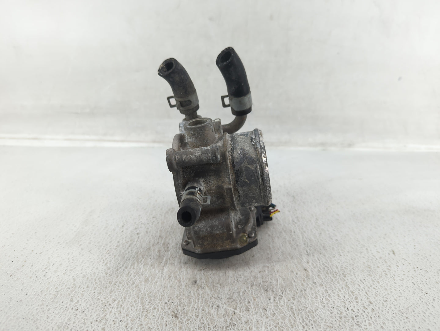 2015-2019 Hyundai Sonata Throttle Body P/N:35100-2B340 Fits Fits 2015 2016 2017 2018 2019 2020 2021 2022 OEM Used Auto Parts