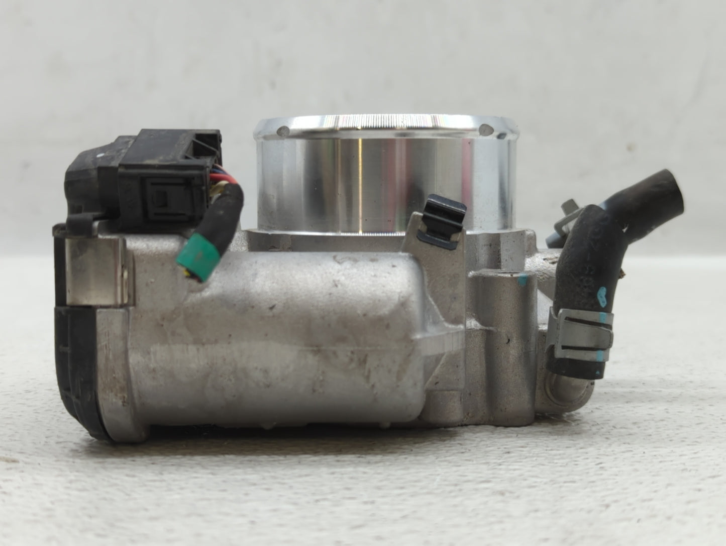 2015-2019 Hyundai Sonata Throttle Body P/N:35100-2G600 Fits Fits 2015 2016 2017 2018 2019 2020 2021 OEM Used Auto Parts - Oe