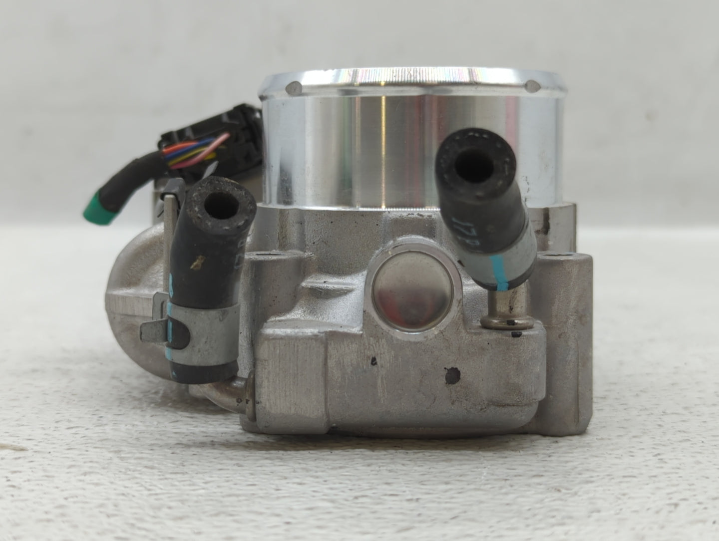 2015-2019 Hyundai Sonata Throttle Body P/N:35100-2G600 Fits Fits 2015 2016 2017 2018 2019 2020 2021 OEM Used Auto Parts - Oe