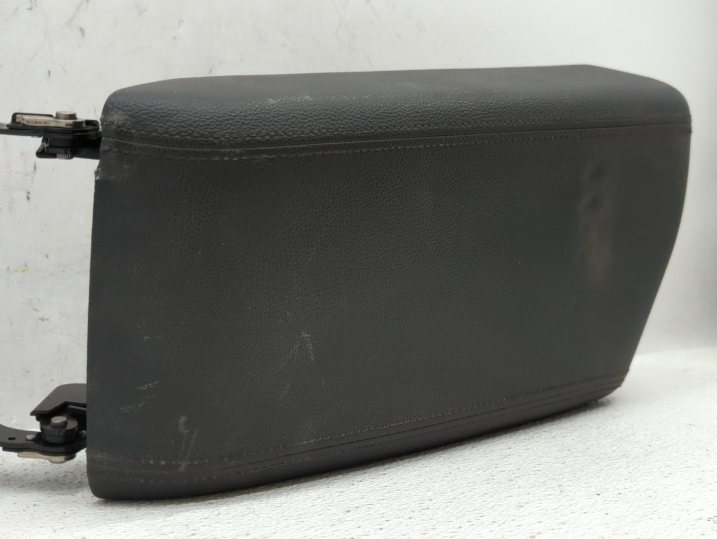 2018-2019 Hyundai Sonata Center Console Armrest Cover Lid - Oemusedautoparts1.com