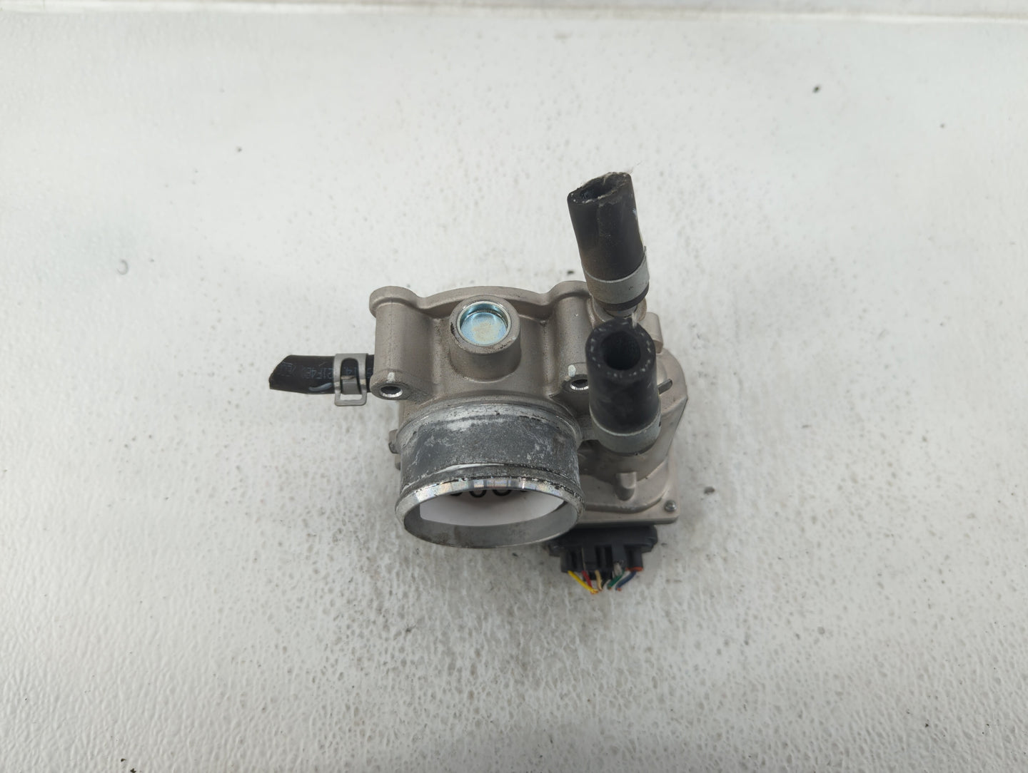 2015-2019 Hyundai Sonata Throttle Body P/N:35100-2B340 Fits Fits 2015 2016 2017 2018 2019 2020 2021 2022 OEM Used Auto Parts